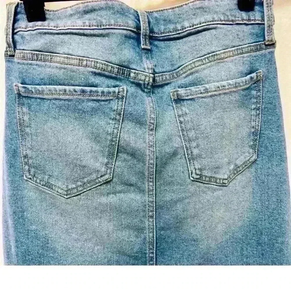 NWT CELEBRITY PINK Denim Front-Slit Frayed-Hem Midi Skirt size 13/31 - Picture 5 of 10